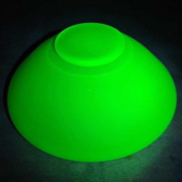 Uranium Tiffin Satin Green Glass Vase Bowl Geiger Confirmed, Amazing Piece! - Picture 6 of 16